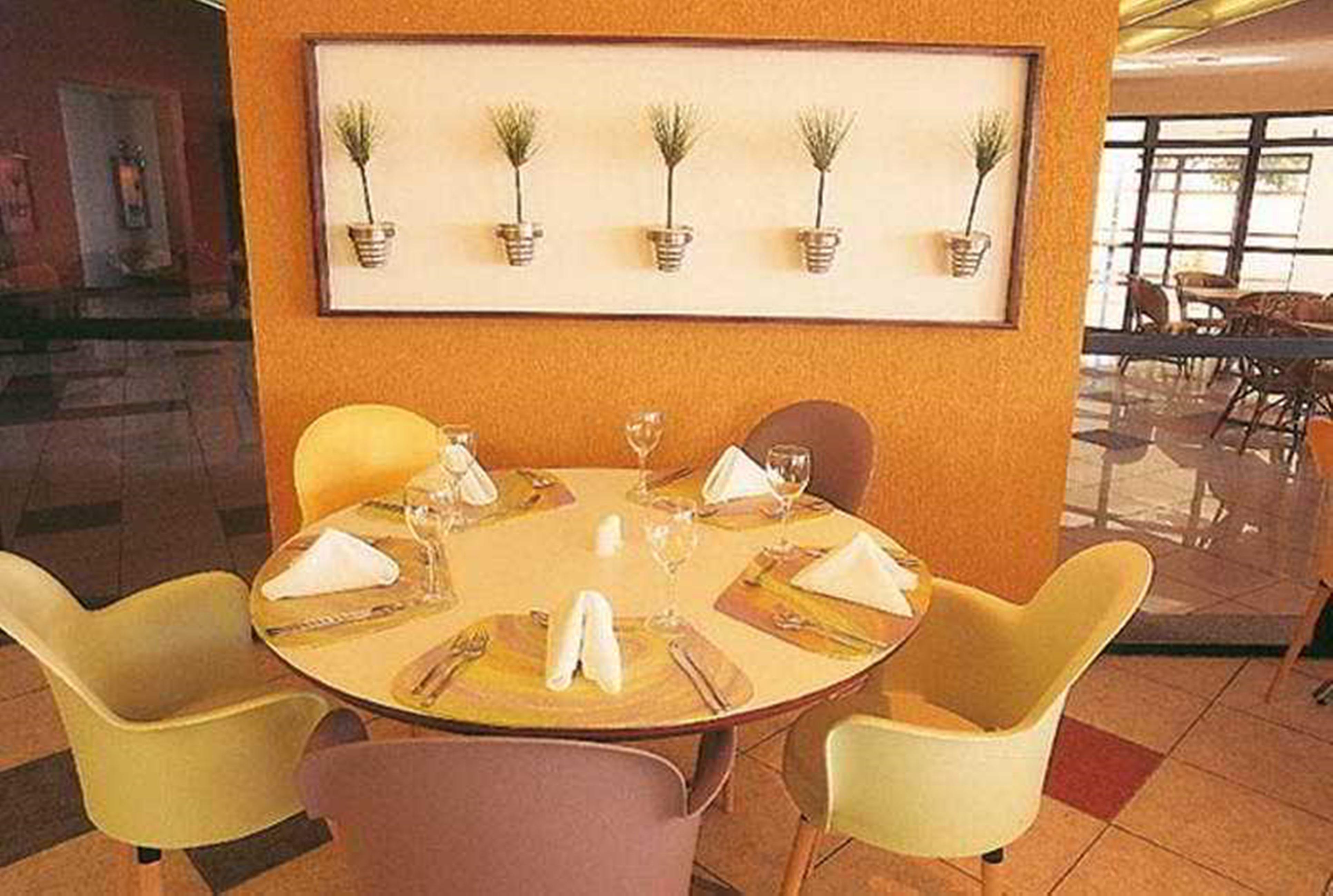 Iate Plaza Hotel Fortaleza  Restoran gambar